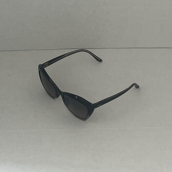 Maui Jim Lotus Polarized Sunglasses With Case and Cleaning Cloth. - Picture 2 of 11